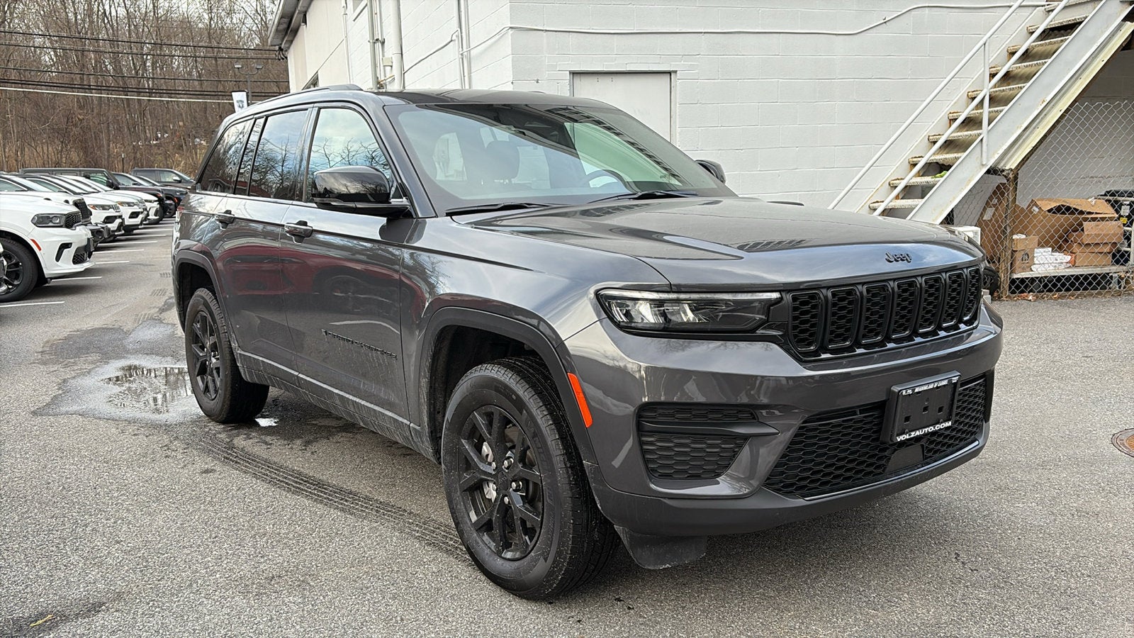 2025 Jeep GRAND CHEROKEE LAREDO