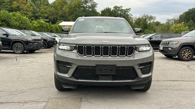 2027 Jeep Grand Cherokee Laredo X