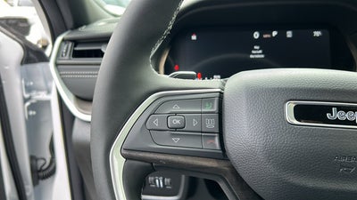 2027 Jeep Grand Cherokee Laredo Altitude