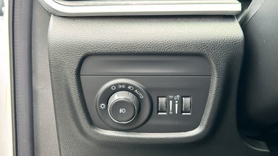 2027 Jeep Grand Cherokee Laredo Altitude