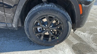 2026 Jeep Grand Cherokee Laredo Altitude