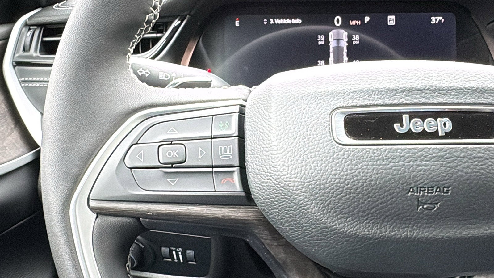 2026 Jeep Grand Cherokee Laredo Altitude