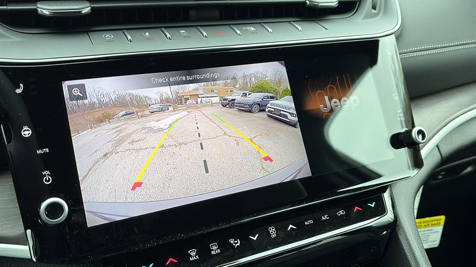 2026 Jeep Grand Cherokee Laredo Altitude