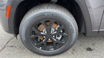 2026 Jeep Grand Cherokee Laredo Altitude