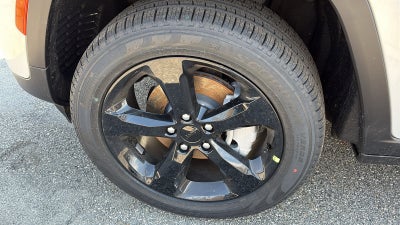 2026 Jeep Grand Cherokee Laredo Altitude