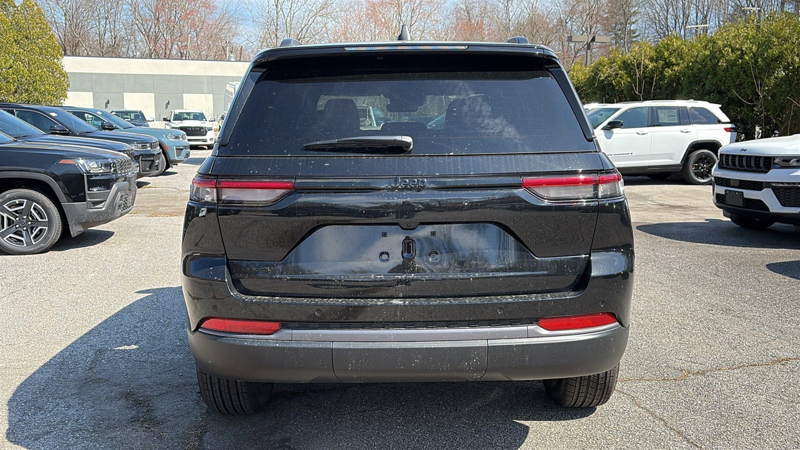 2026 Jeep Grand Cherokee Laredo Altitude