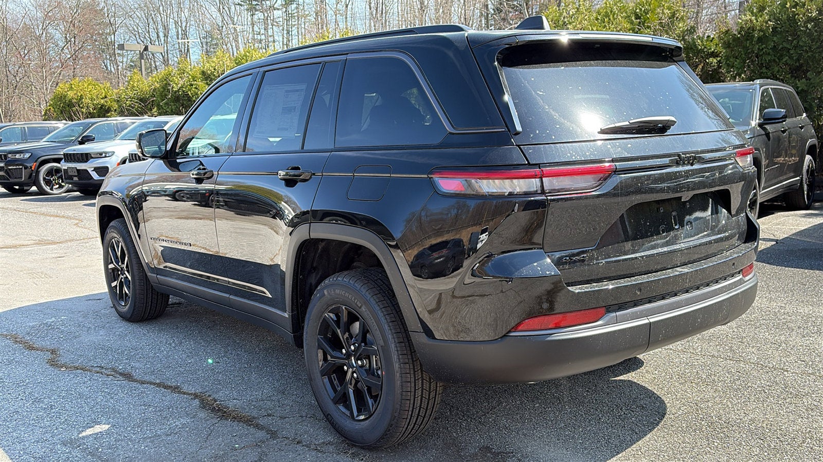 2026 Jeep Grand Cherokee Laredo Altitude