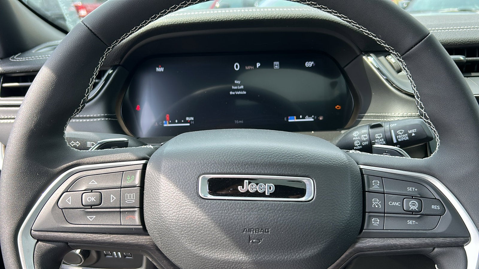 2026 Jeep Grand Cherokee Laredo Altitude