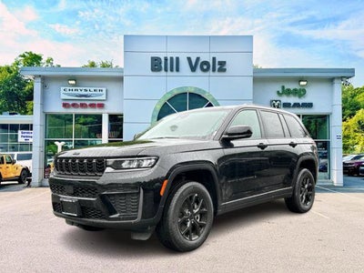 2026 Jeep Grand Cherokee Laredo Altitude