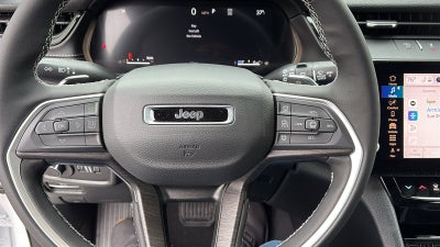 2026 Jeep Grand Cherokee Laredo Altitude