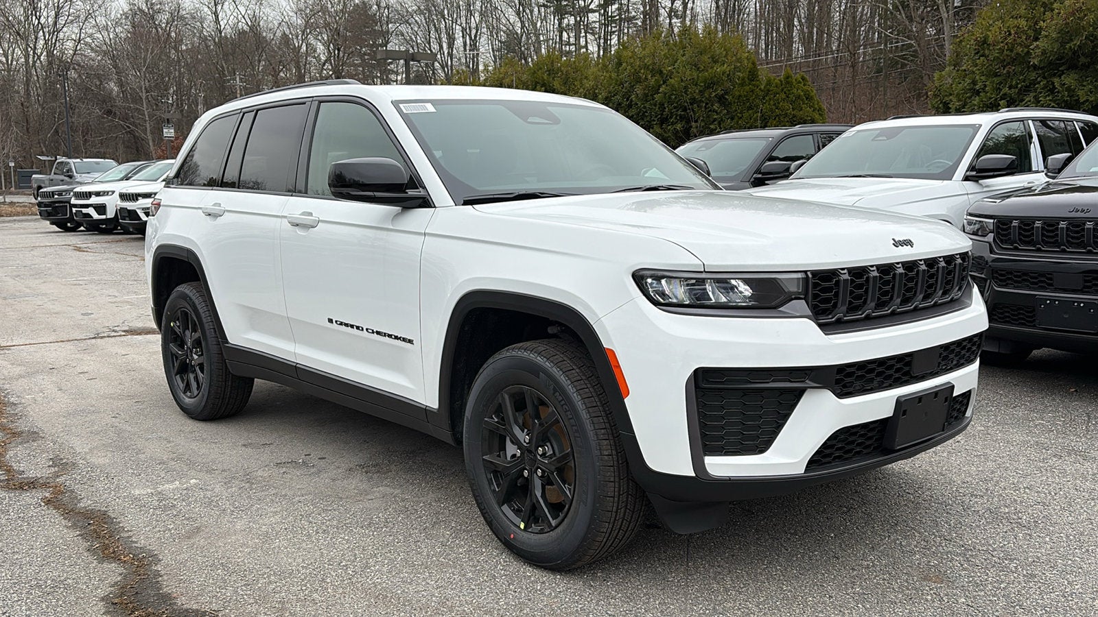 2026 Jeep Grand Cherokee Laredo Altitude