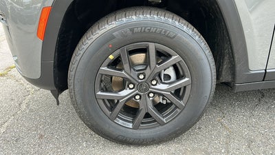 2027 Jeep Grand Cherokee Laredo Altitude