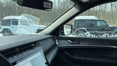 2026 Jeep Grand Cherokee Laredo Altitude