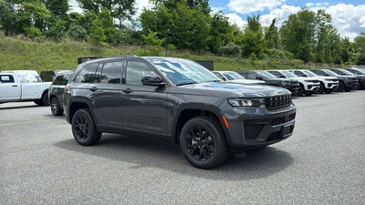 2026 Jeep Grand Cherokee Laredo Altitude