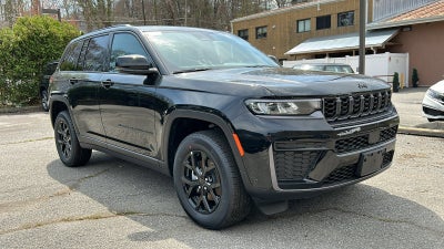 2026 Jeep Grand Cherokee Laredo Altitude
