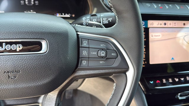 2026 Jeep Grand Cherokee Laredo Altitude
