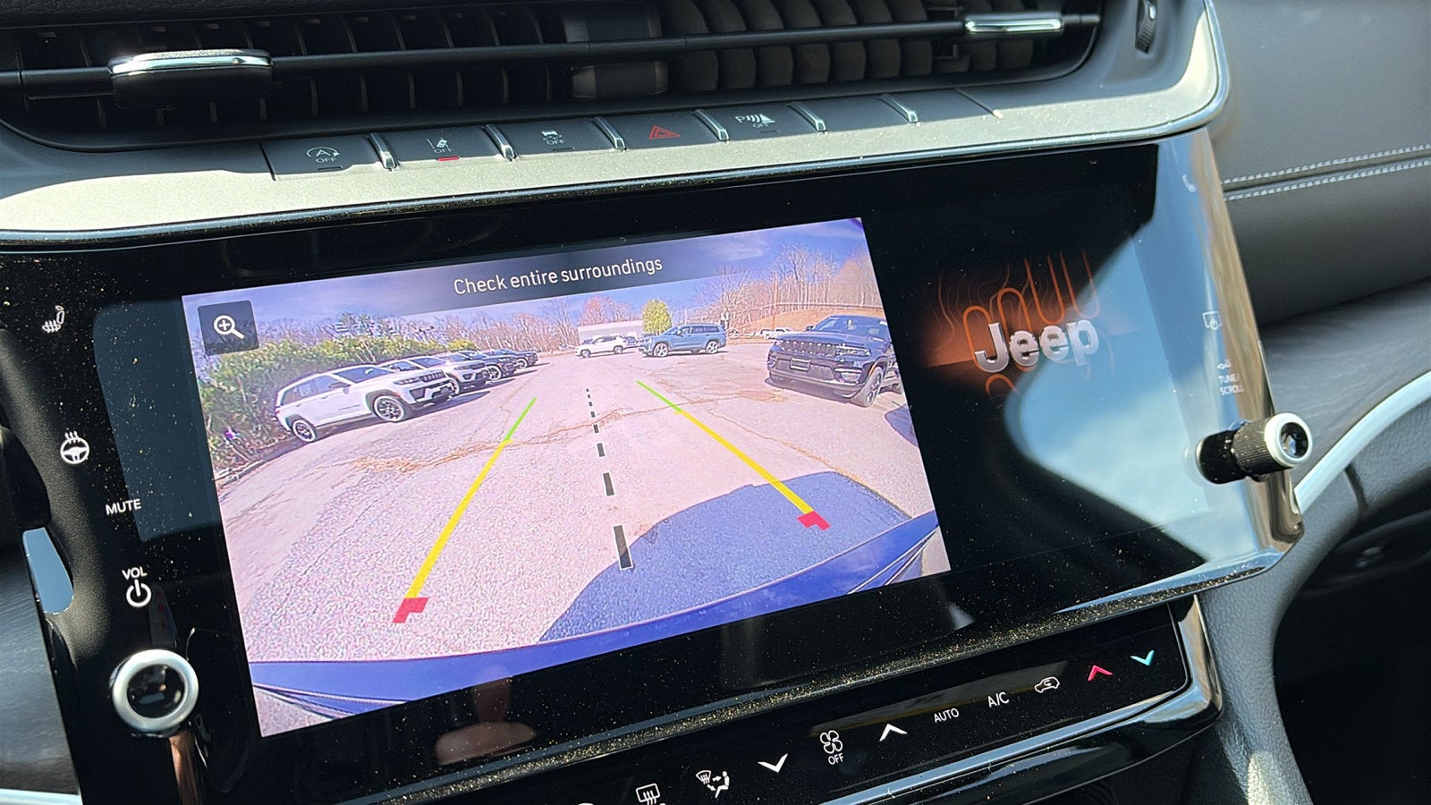 2026 Jeep Grand Cherokee Laredo Altitude