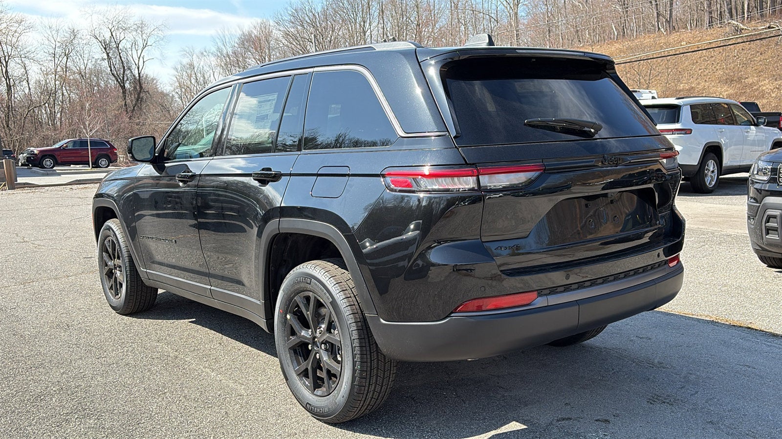 2026 Jeep Grand Cherokee Laredo Altitude