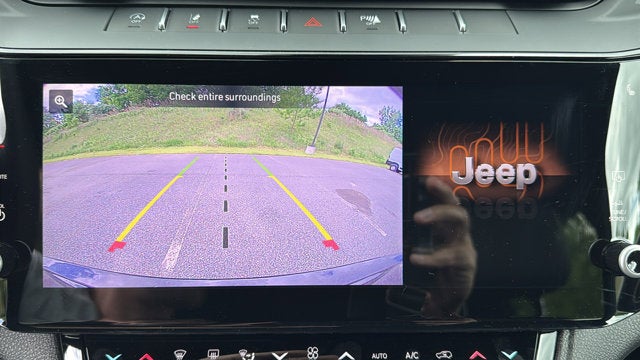 2026 Jeep Grand Cherokee Laredo Altitude
