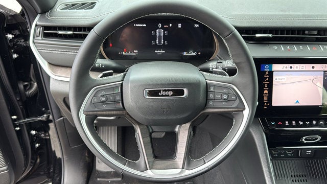 2026 Jeep Grand Cherokee Laredo Altitude
