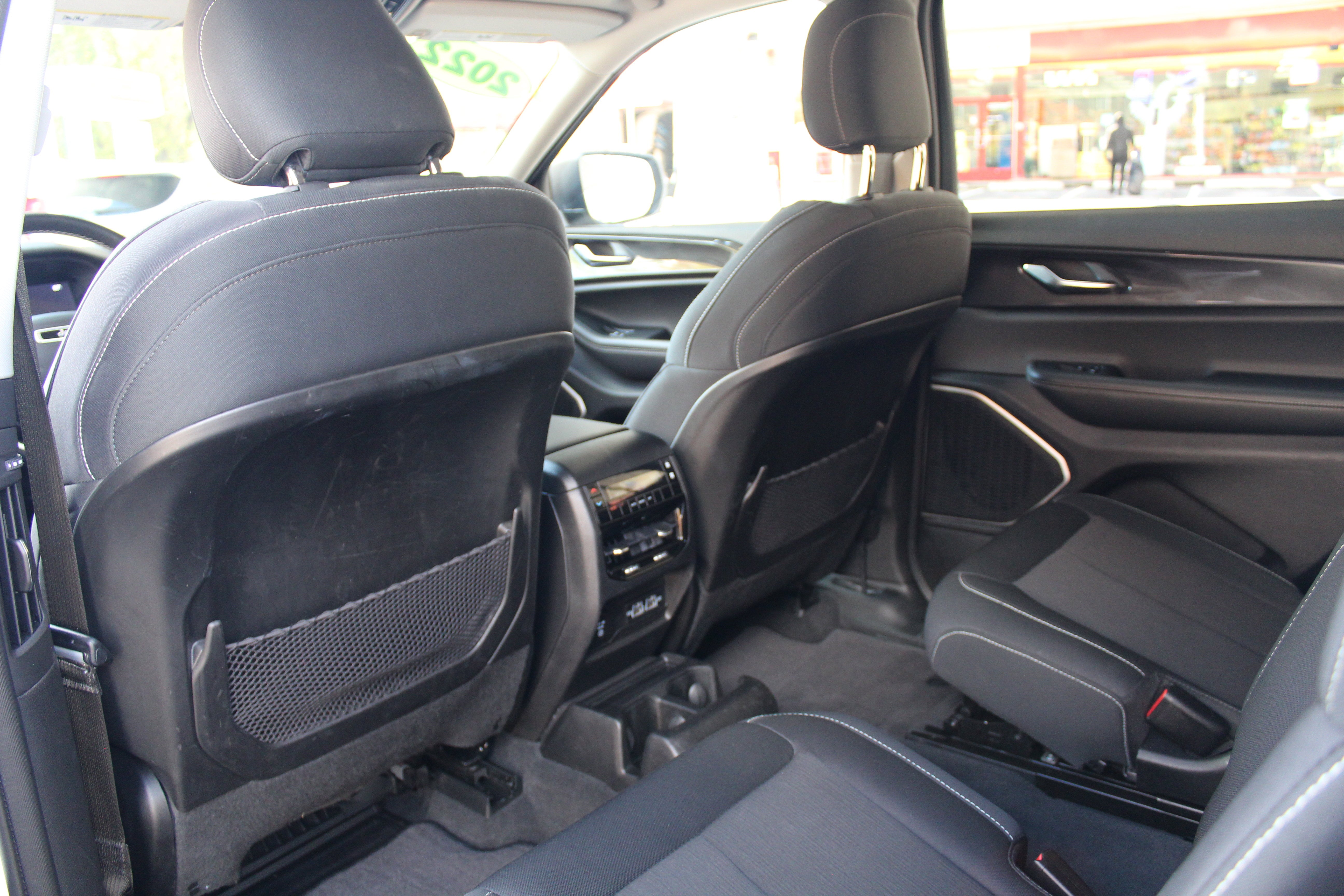 2022 Jeep Grand Cherokee L Laredo