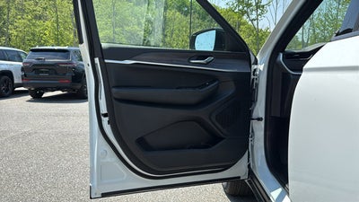 2026 Jeep Grand Cherokee L Laredo Altitude