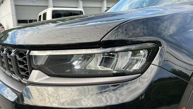 2026 Jeep Grand Cherokee L Laredo Altitude