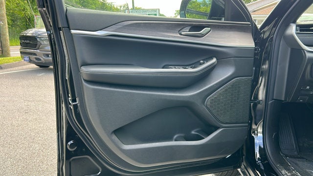 2026 Jeep Grand Cherokee L Laredo Altitude