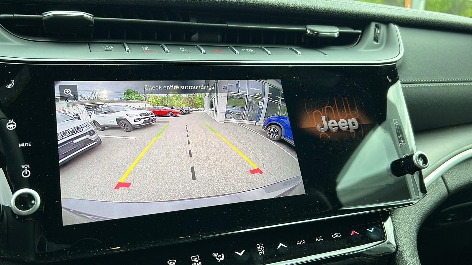 2026 Jeep Grand Cherokee L Laredo Altitude