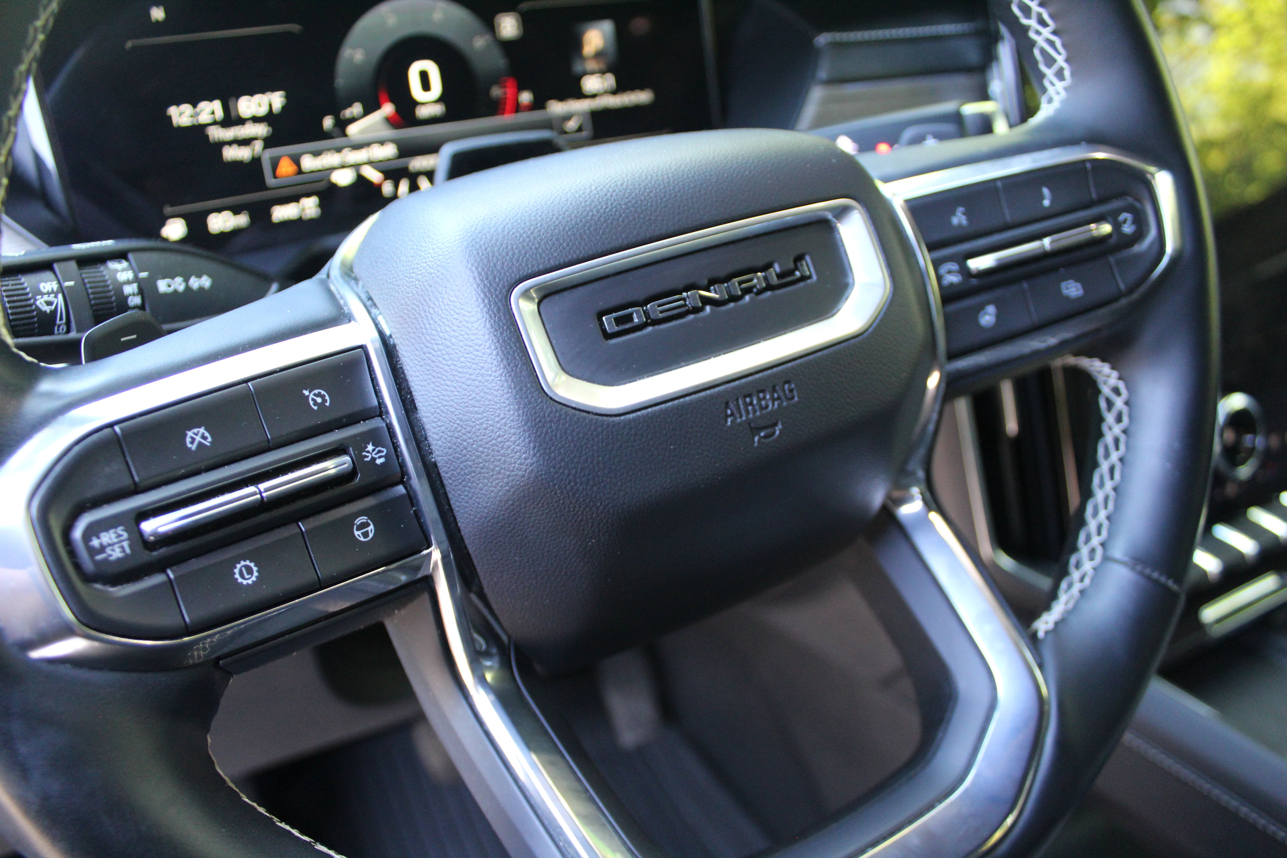 2024 GMC Acadia AWD Denali