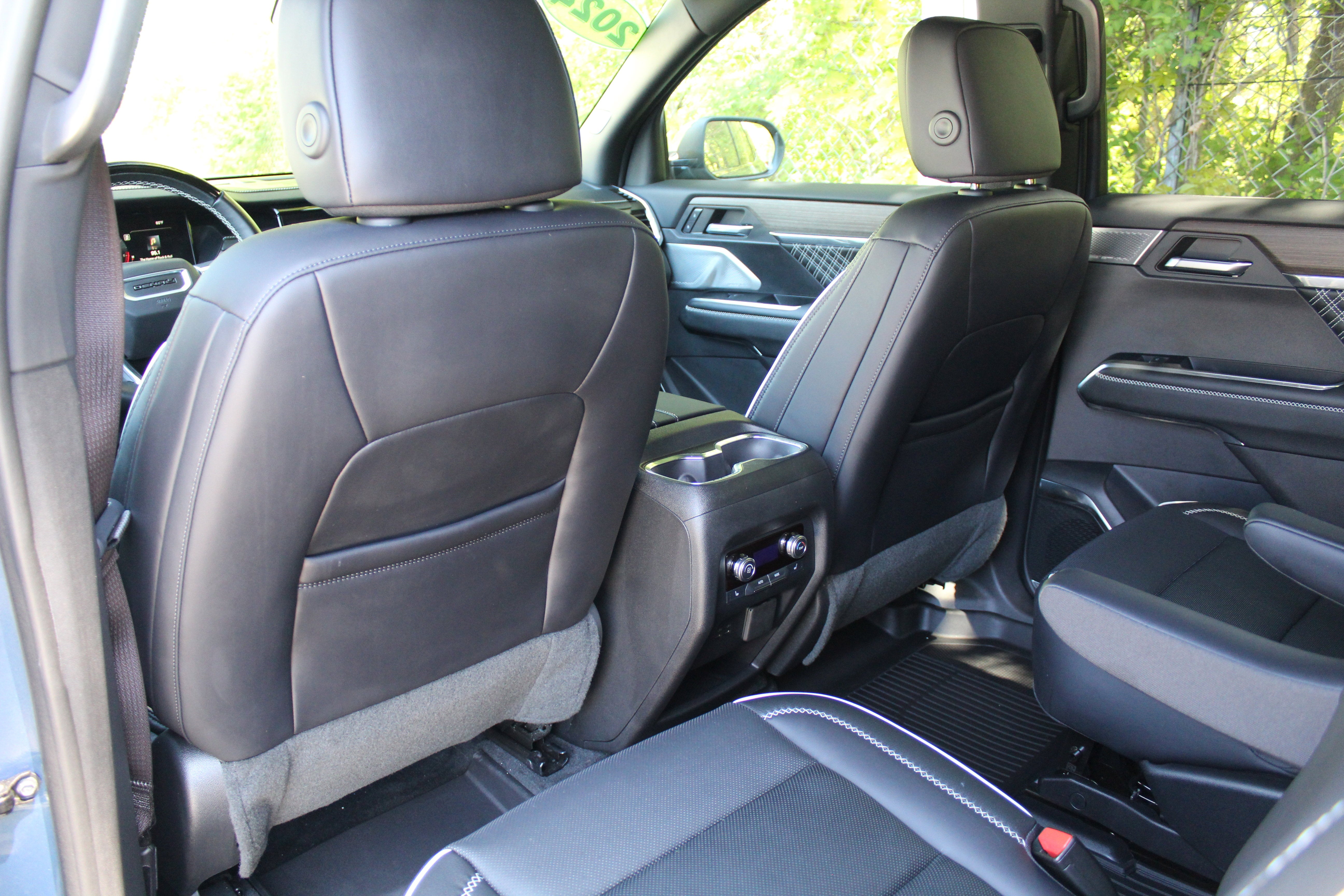 2024 GMC Acadia AWD Denali