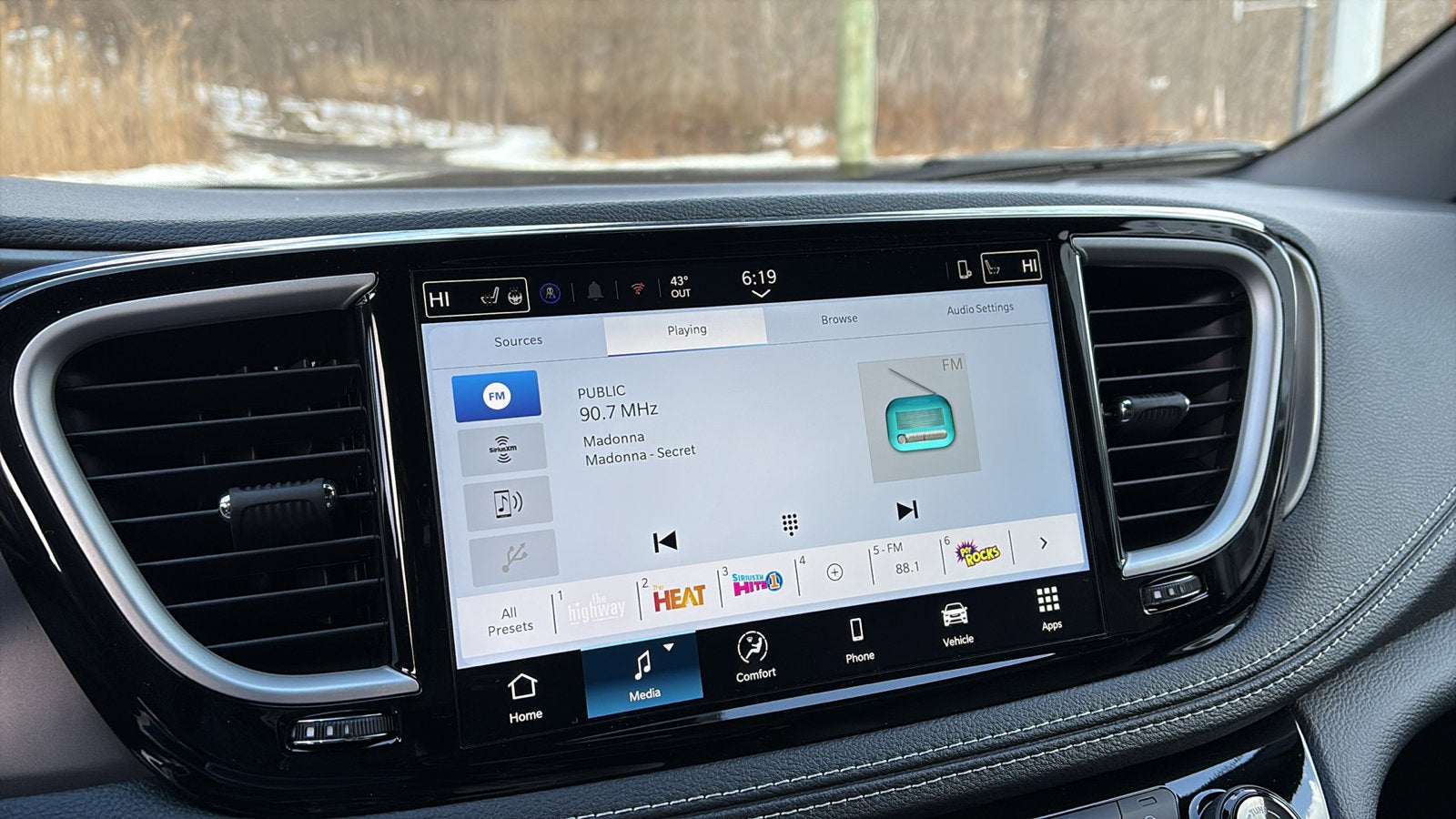 2026 Chrysler Pacifica Select