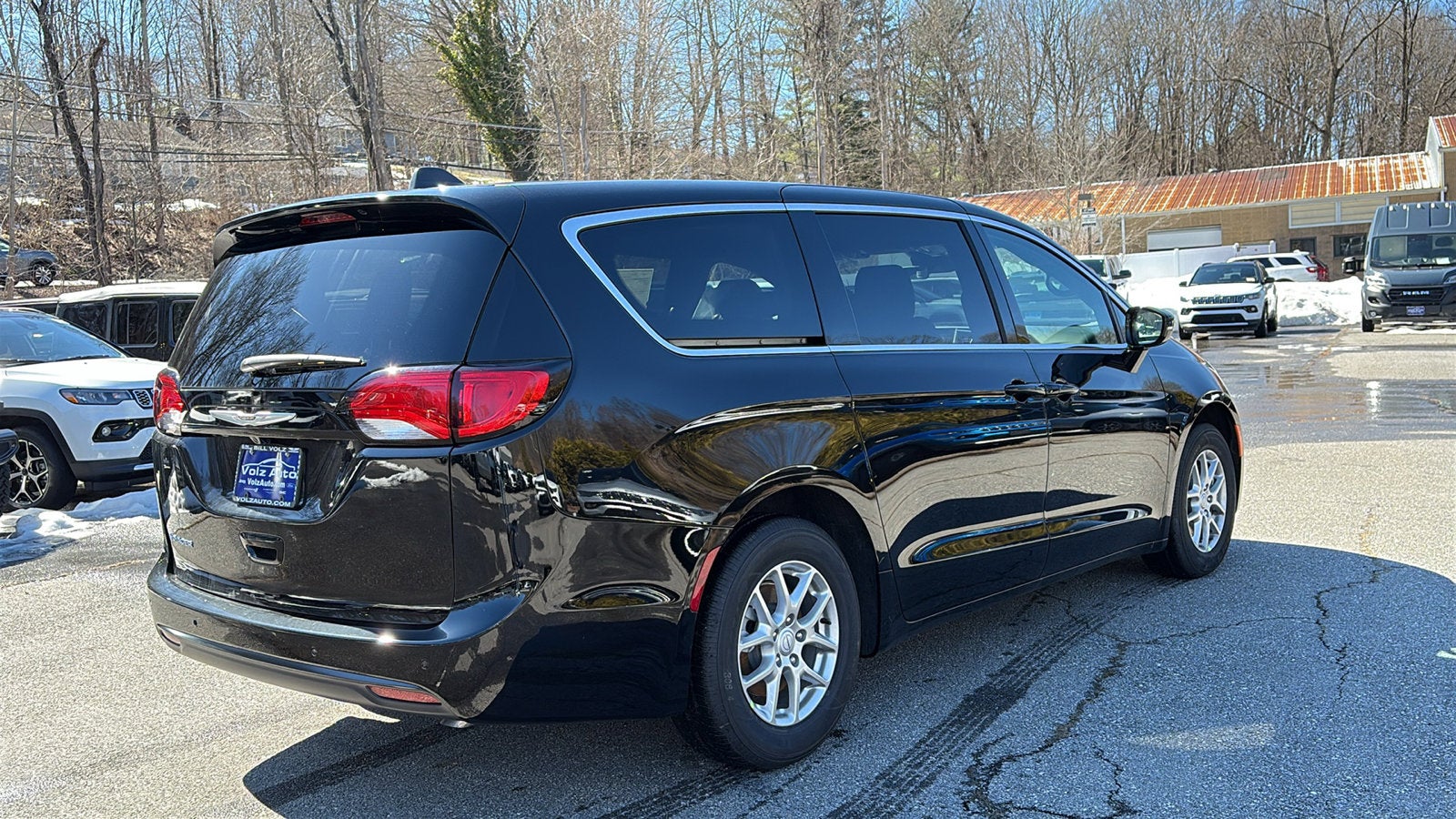 2026 Chrysler Voyager LX