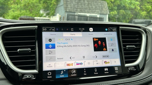 2027 Chrysler Pacifica Select