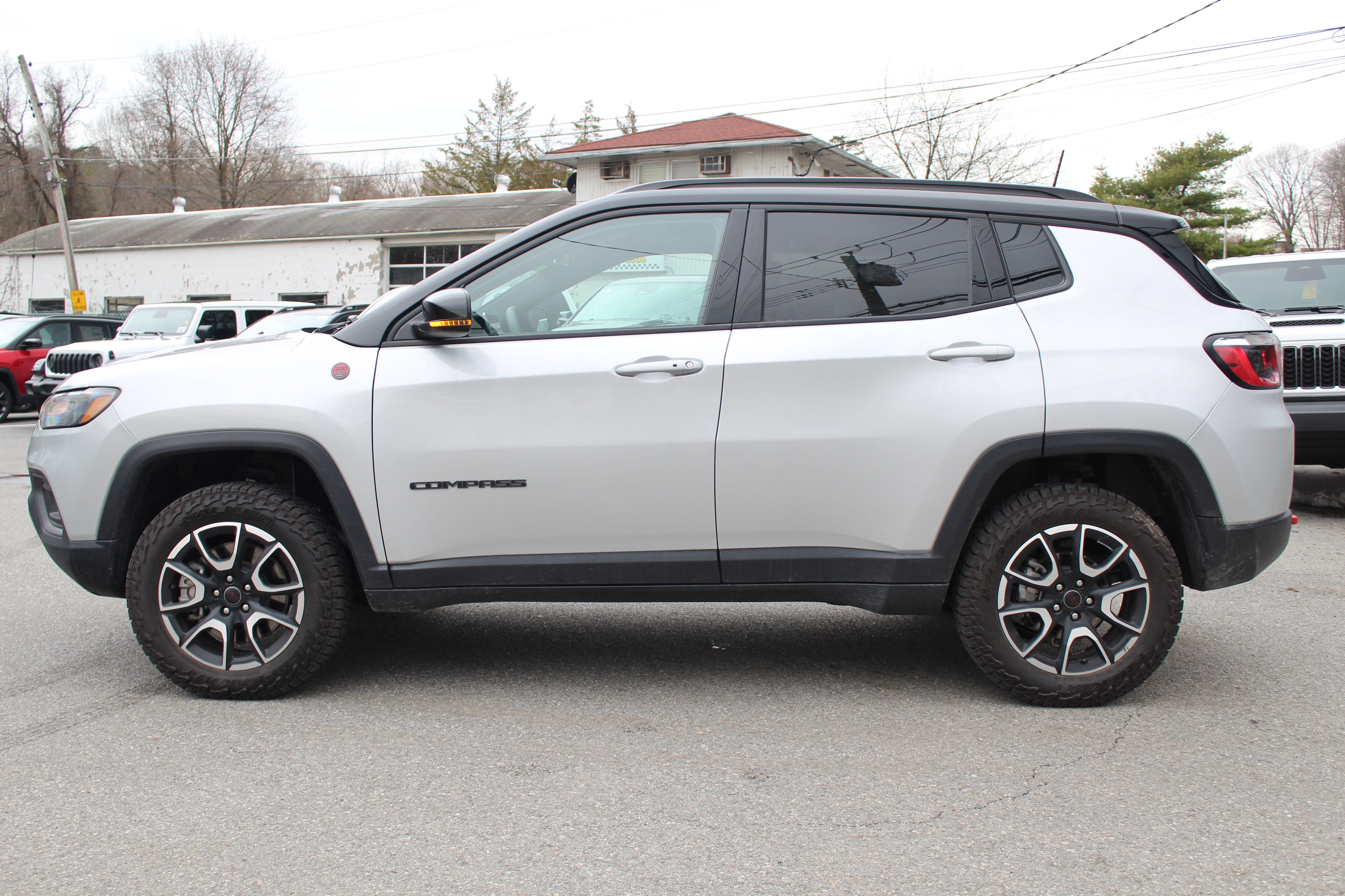 2025 Jeep Compass Trailhawk