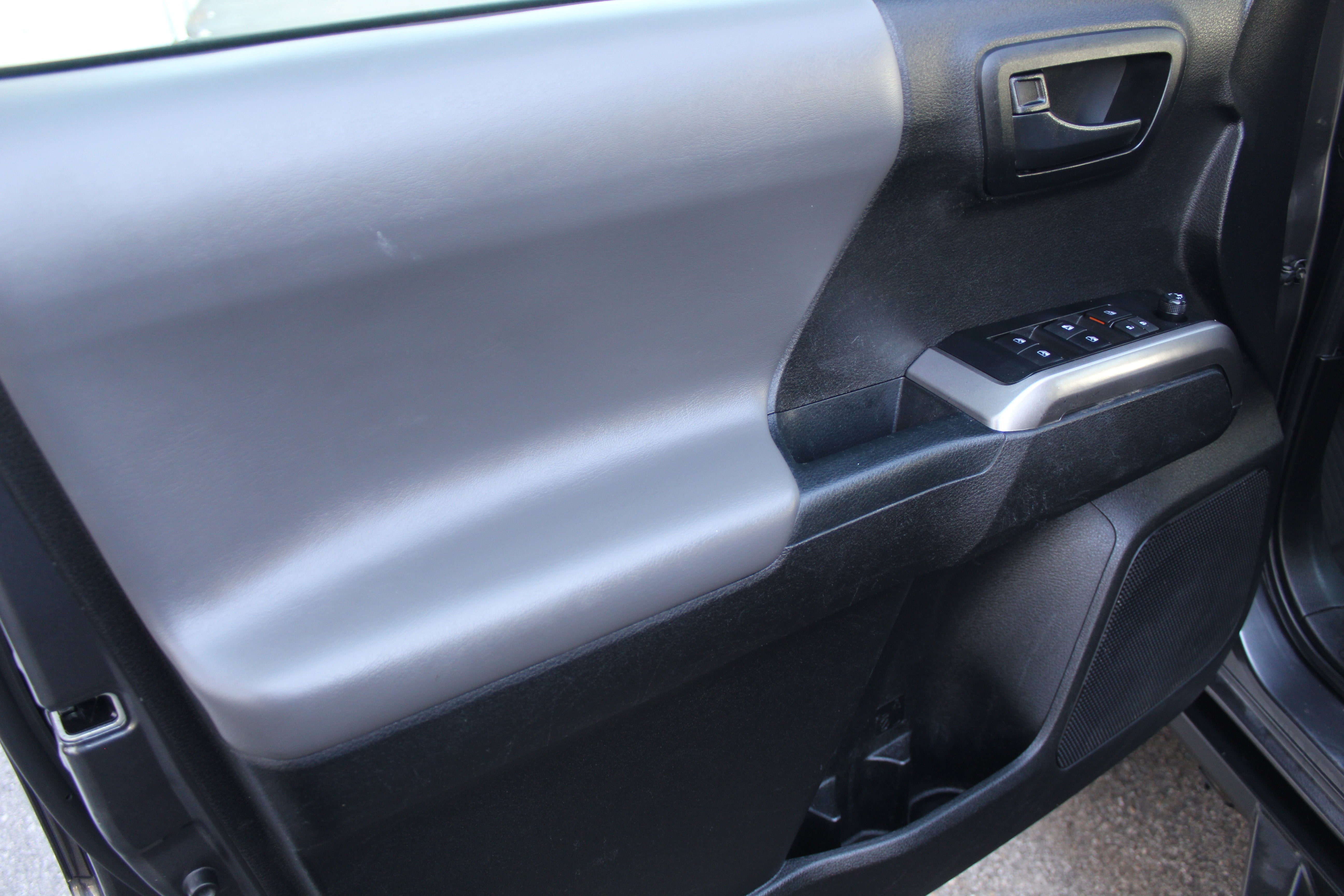 2022 Toyota Tacoma 4WD SR V6