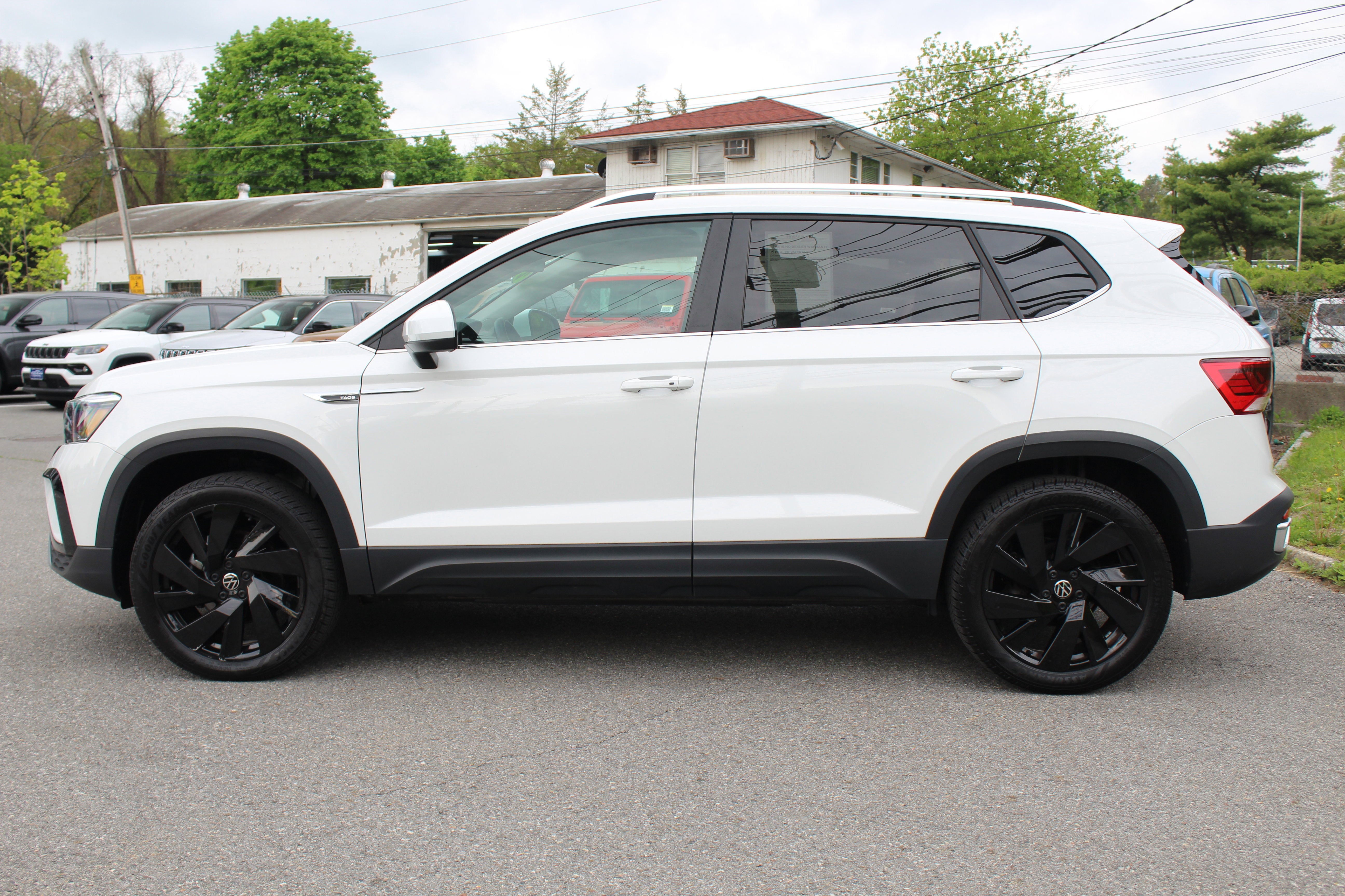 2024 Volkswagen Taos SE