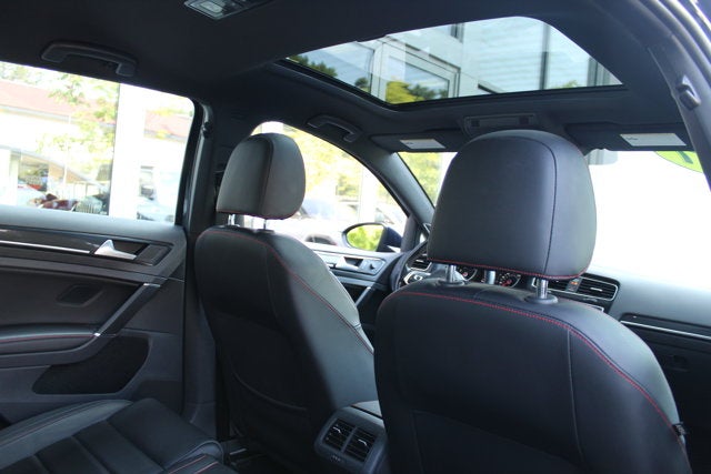 2017 Volkswagen Golf GTI S
